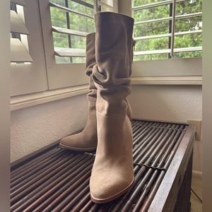 Chinese Laundry suede boots 🤠